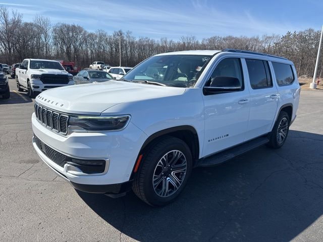 Used 2023 Jeep Wagoneer L Series II image 2