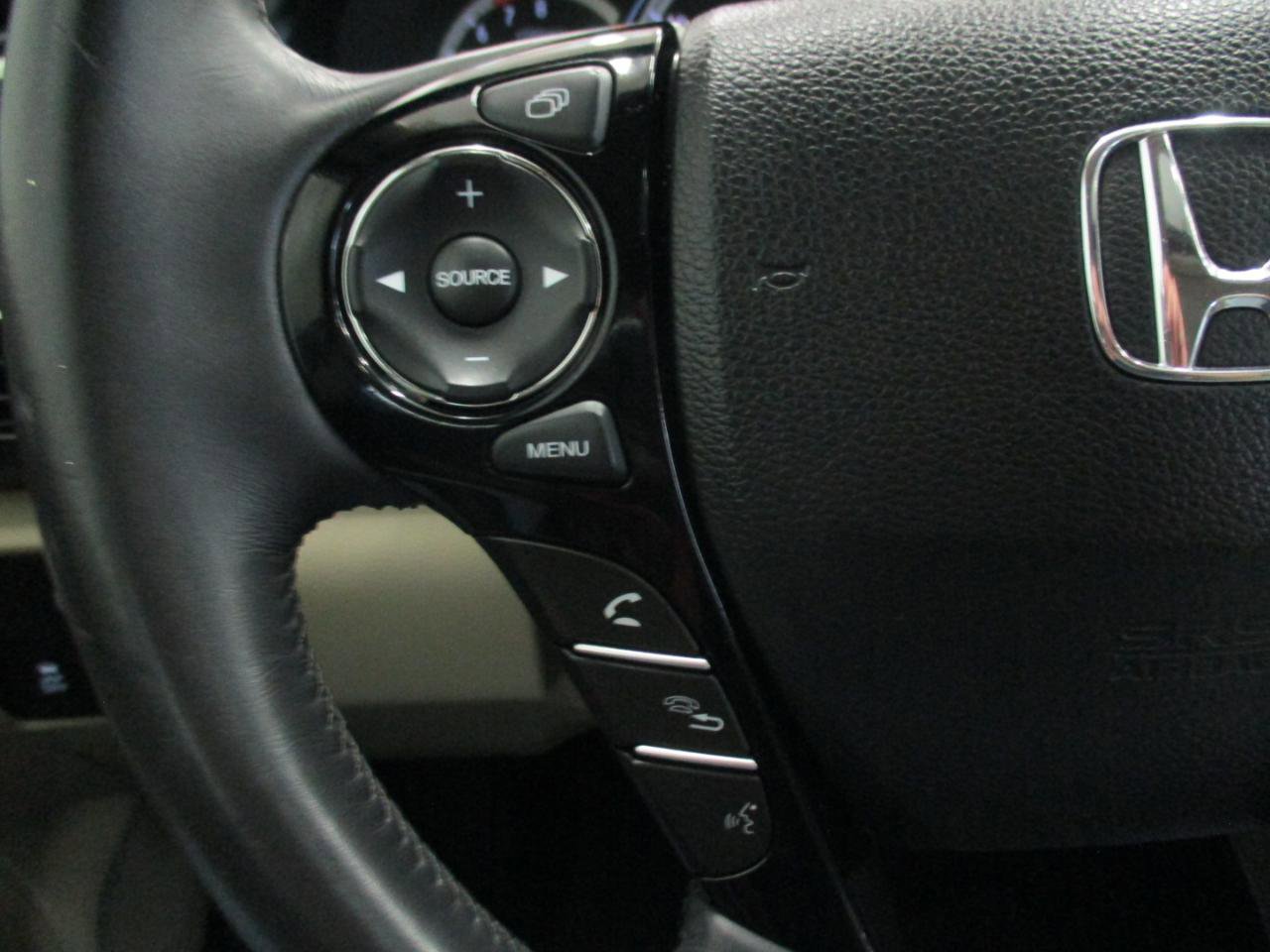 Used 2017 Honda Accord EX-L image 24