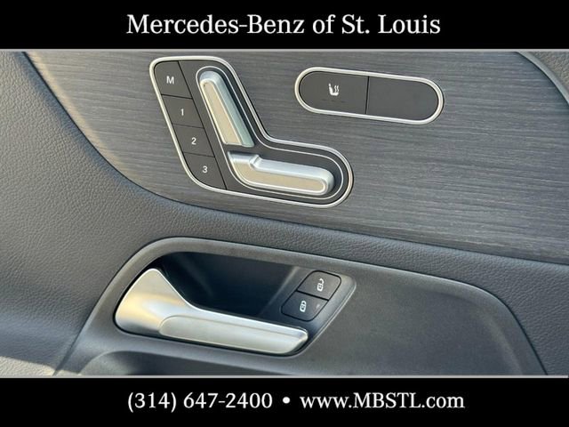 New 2026 Mercedes-Benz GLB 250 4MATIC image 17