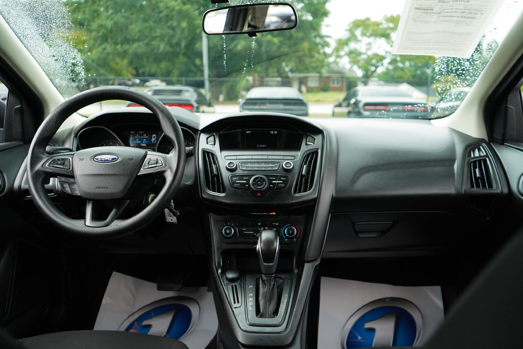 Used 2018 Ford Focus SE FWD image 9