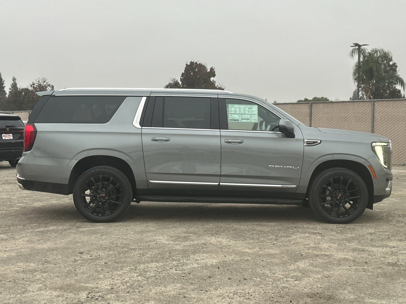New 2026 GMC Yukon XL Denali AWD/4WD image 3