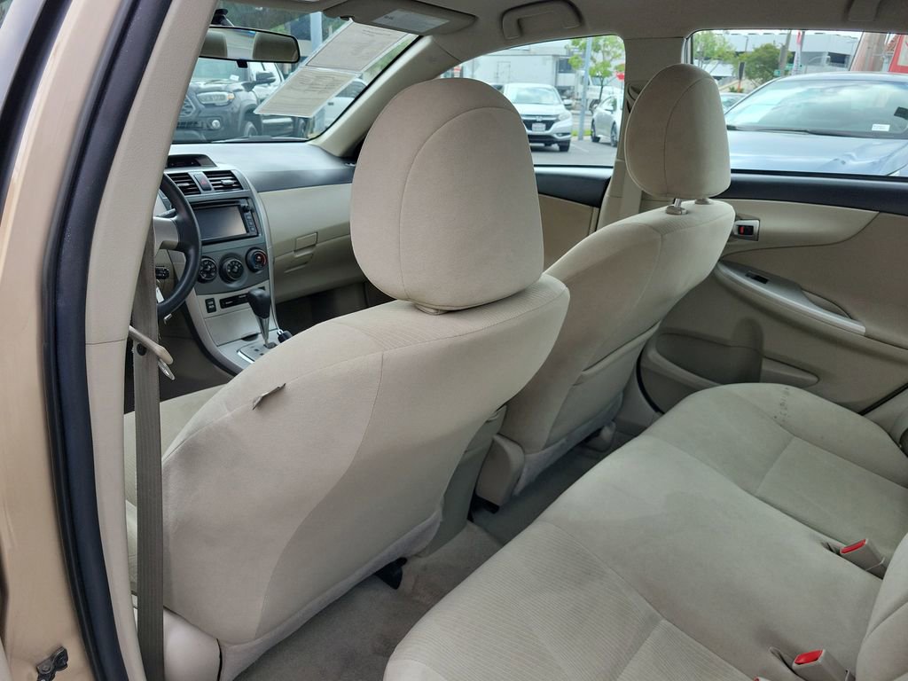 Used 2013 Toyota Corolla LE image 14