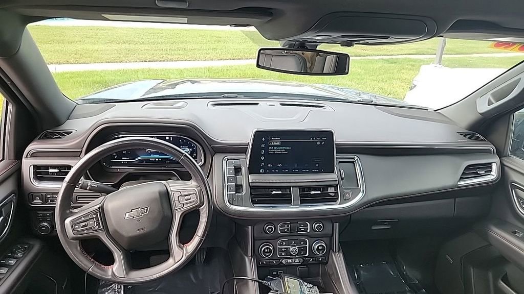 Used 2022 Chevrolet Suburban RST w/ Luxury Package AWD/4WD image 6