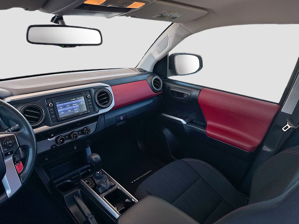 Used 2017 Toyota Tacoma SR5 image 22