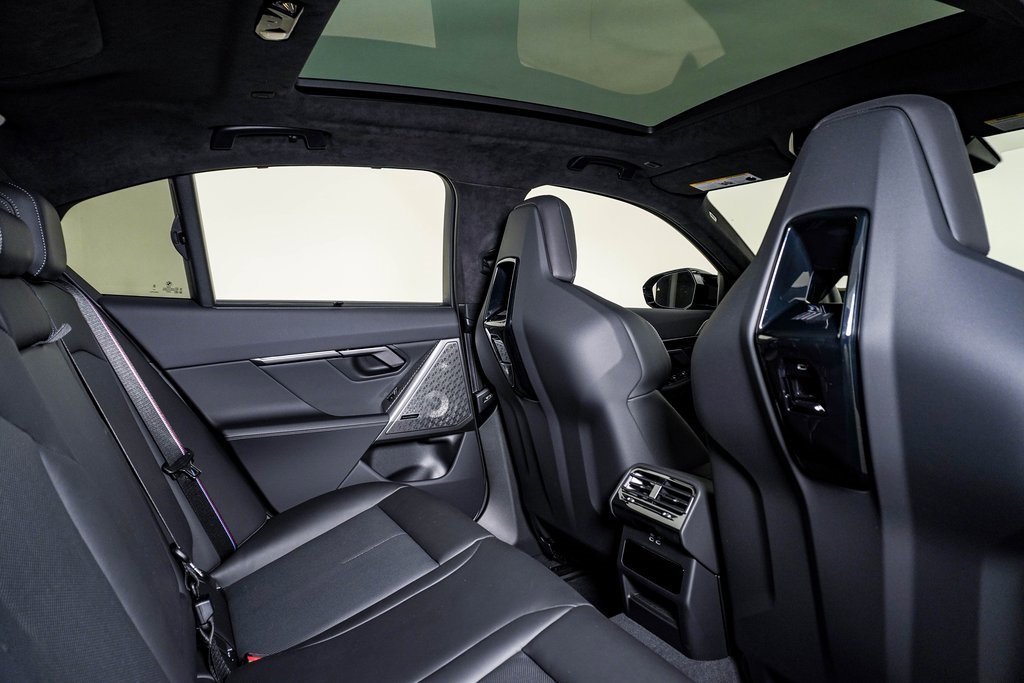 Used 2026 BMW M5 w/ Executive Package image 23