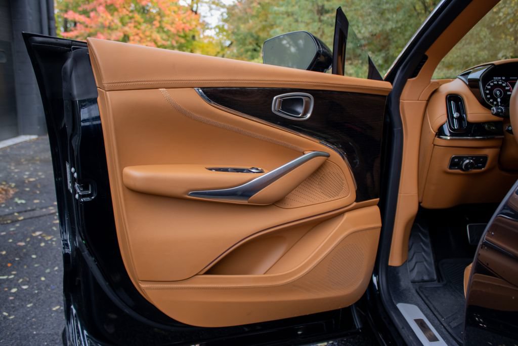 Used 2025 Aston Martin DBX 707 AWD/4WD image 8