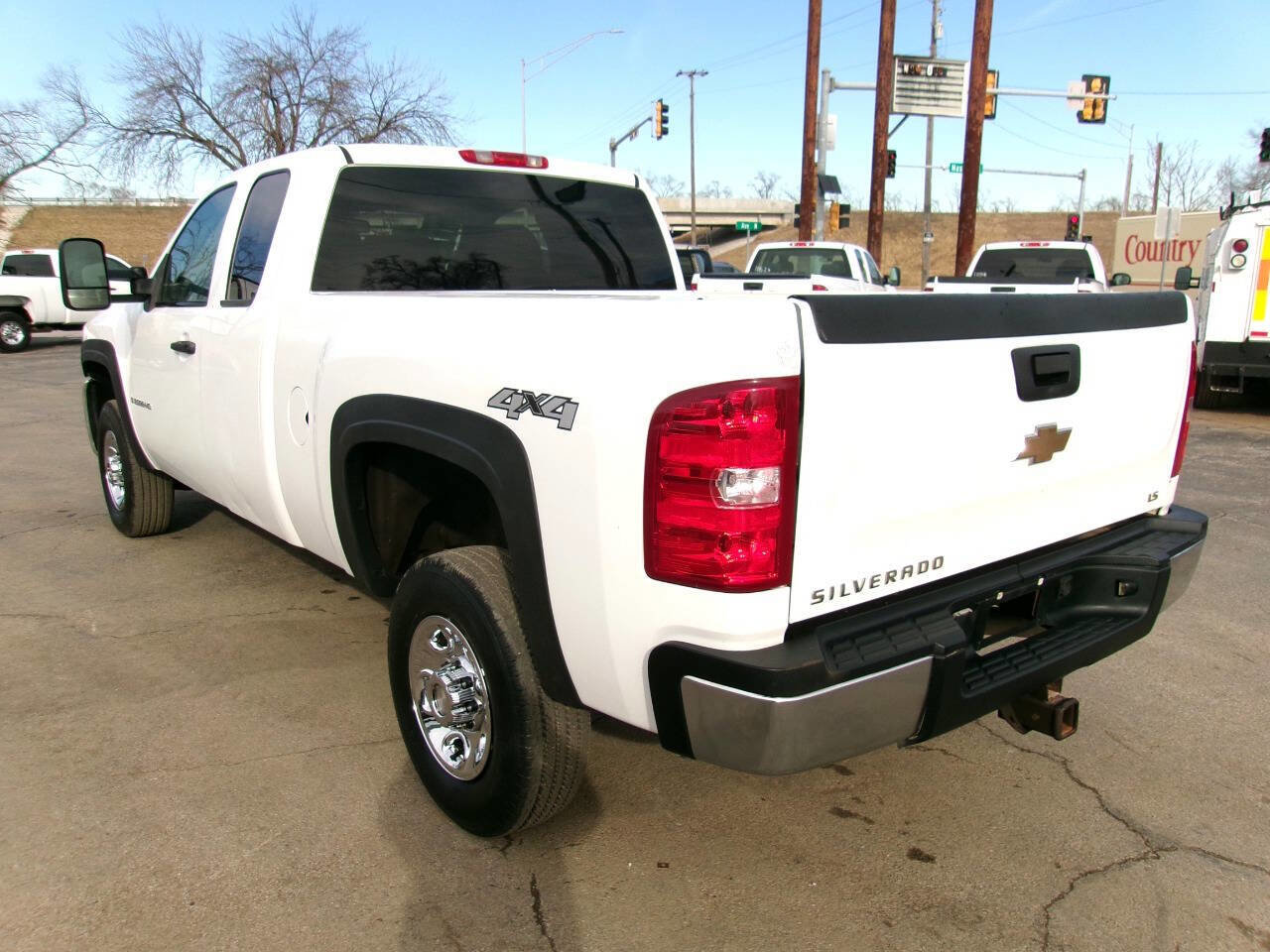 Used 2007 Chevrolet Silverado 2500 W/T w/ LS Package image 2