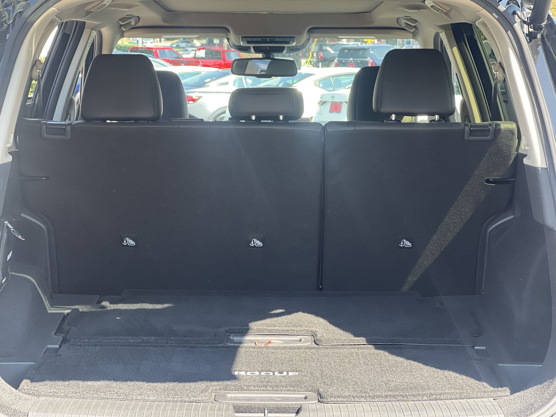 Certified 2025 Nissan Rogue Platinum FWD image 23
