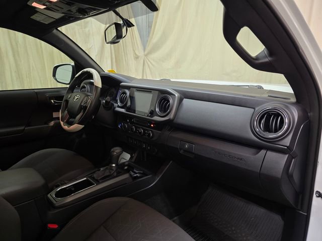 Used 2017 Toyota Tacoma TRD Off-Road w/ Premium & Technology Package image 32