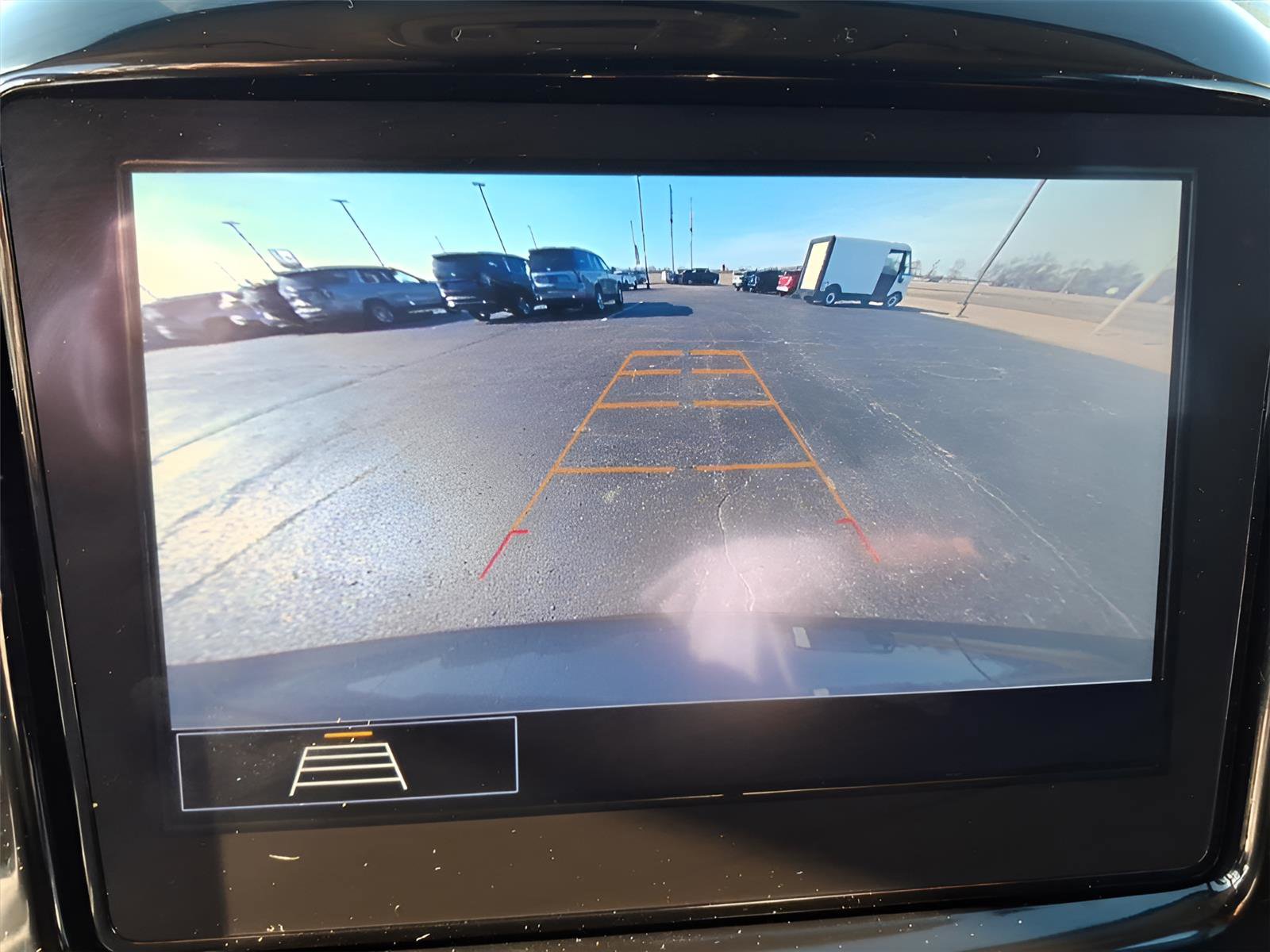 Used 2021 Chevrolet Traverse LT image 29