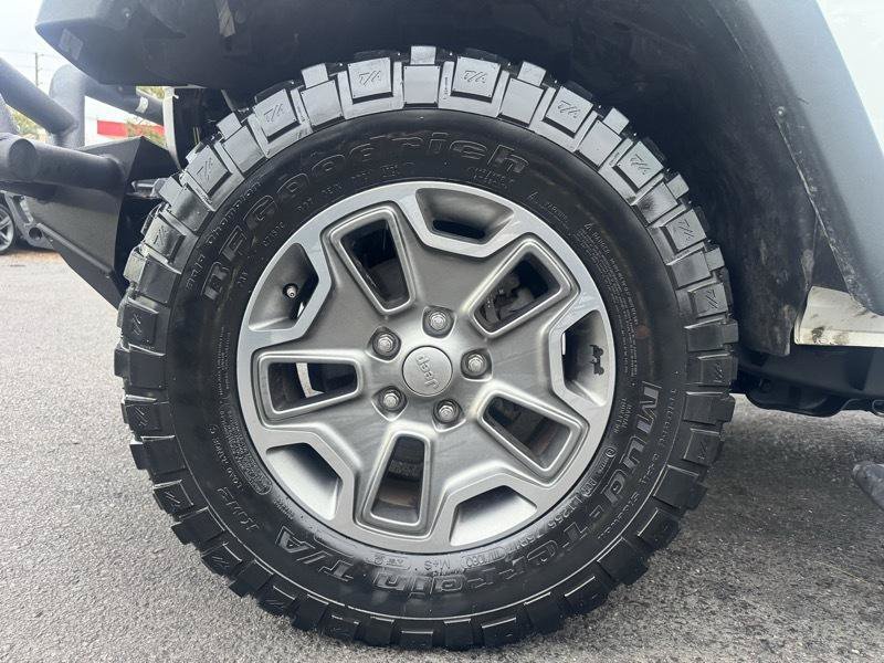 Used 2018 Jeep Wrangler Unlimited Rubicon w/ Connectivity Group AWD/4WD image 25