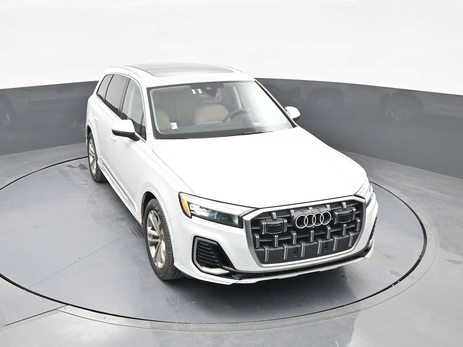 Used 2025 Audi Q7 3.0T Prestige w/ Prestige Package image 26