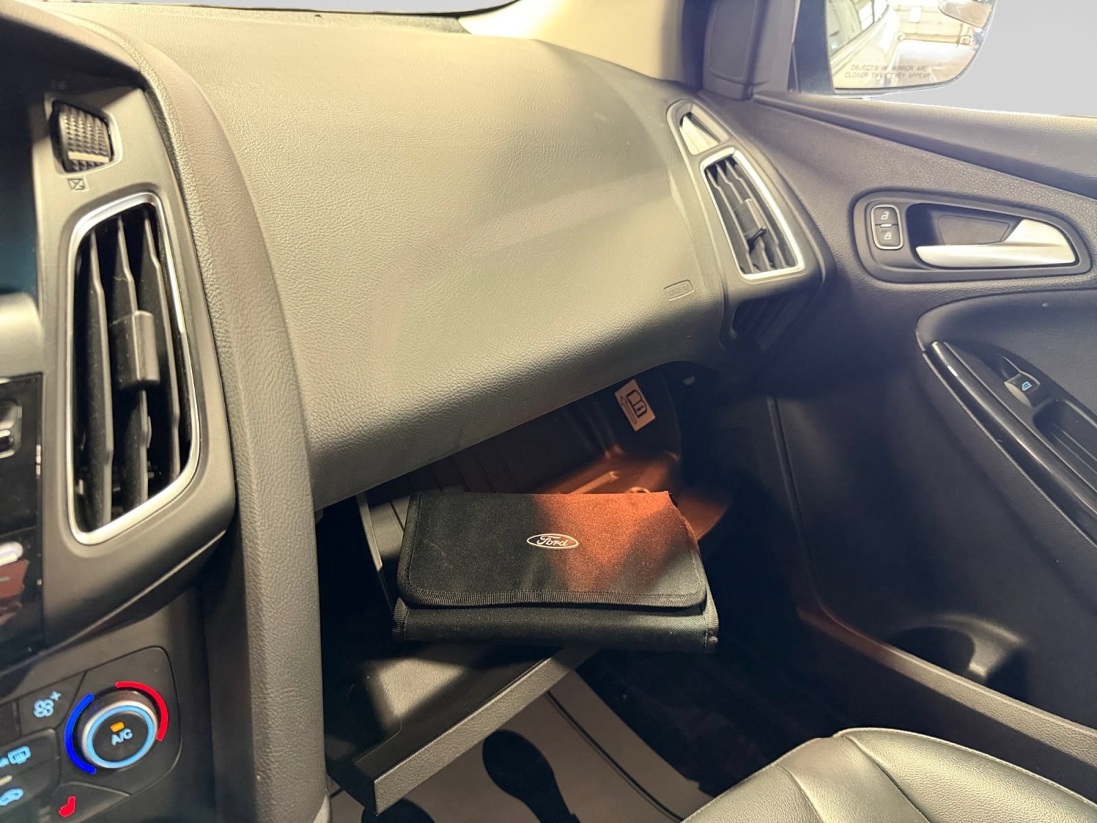 Used 2018 Ford Focus Titanium FWD image 33