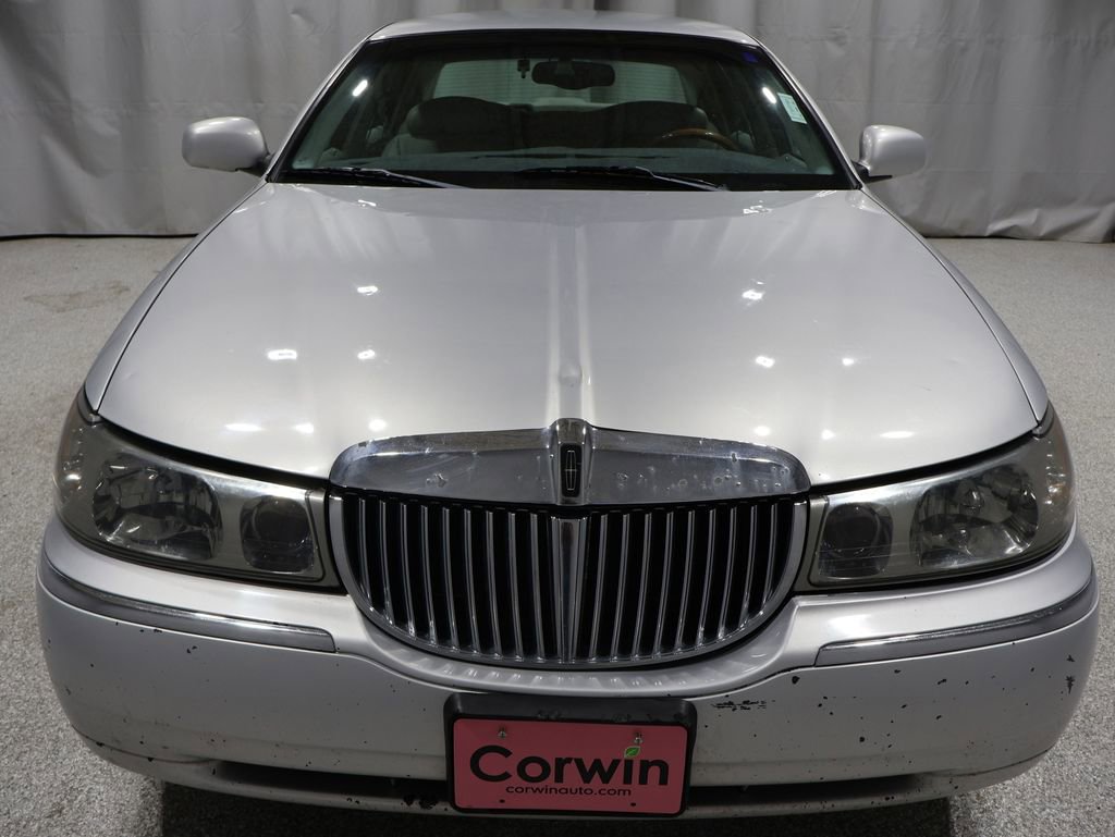 Used 2000 Lincoln Town Car Cartier image 7