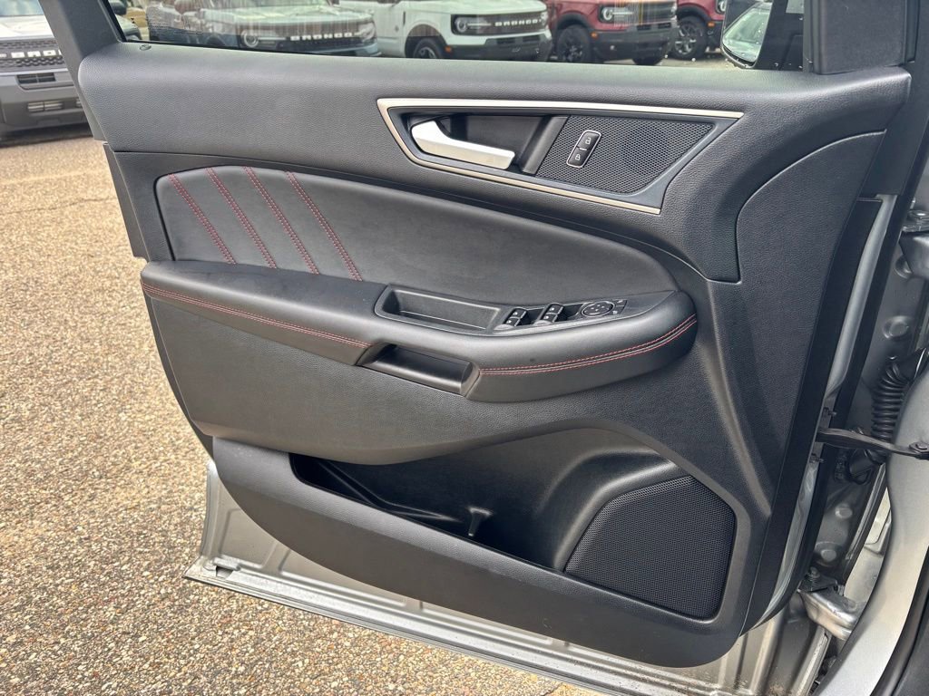 Used 2024 Ford Edge ST-Line AWD/4WD image 19