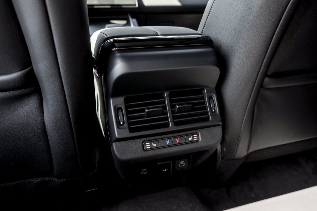 New 2026 Land Rover Range Rover Evoque Hoxton AWD/4WD image 18