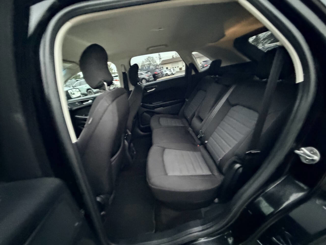 Used 2018 Ford Edge SE image 24