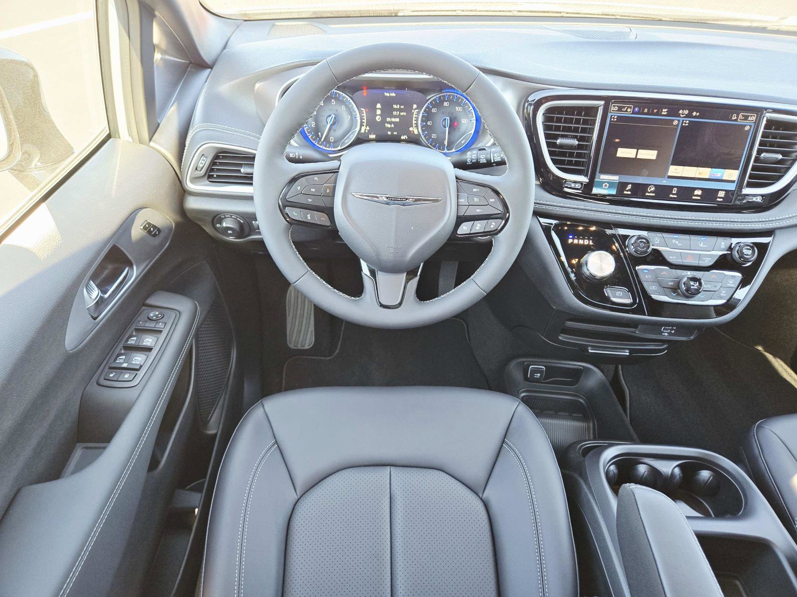 New 2026 Chrysler Pacifica Select image 10