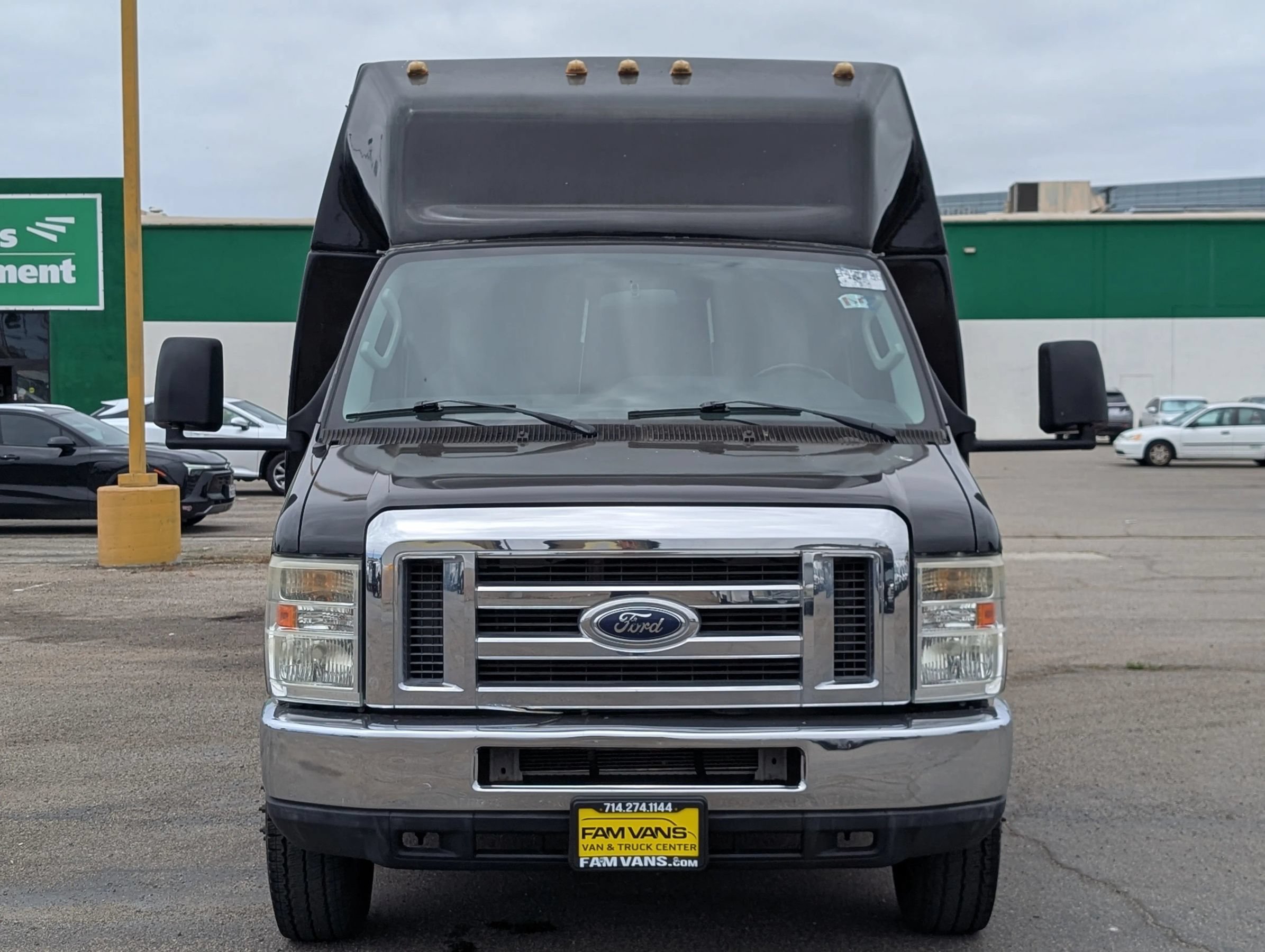 Used 2012 Ford E-350 and Econoline 350 Super Duty w/ Shuttle Bus Prep Pkg RWD image 2