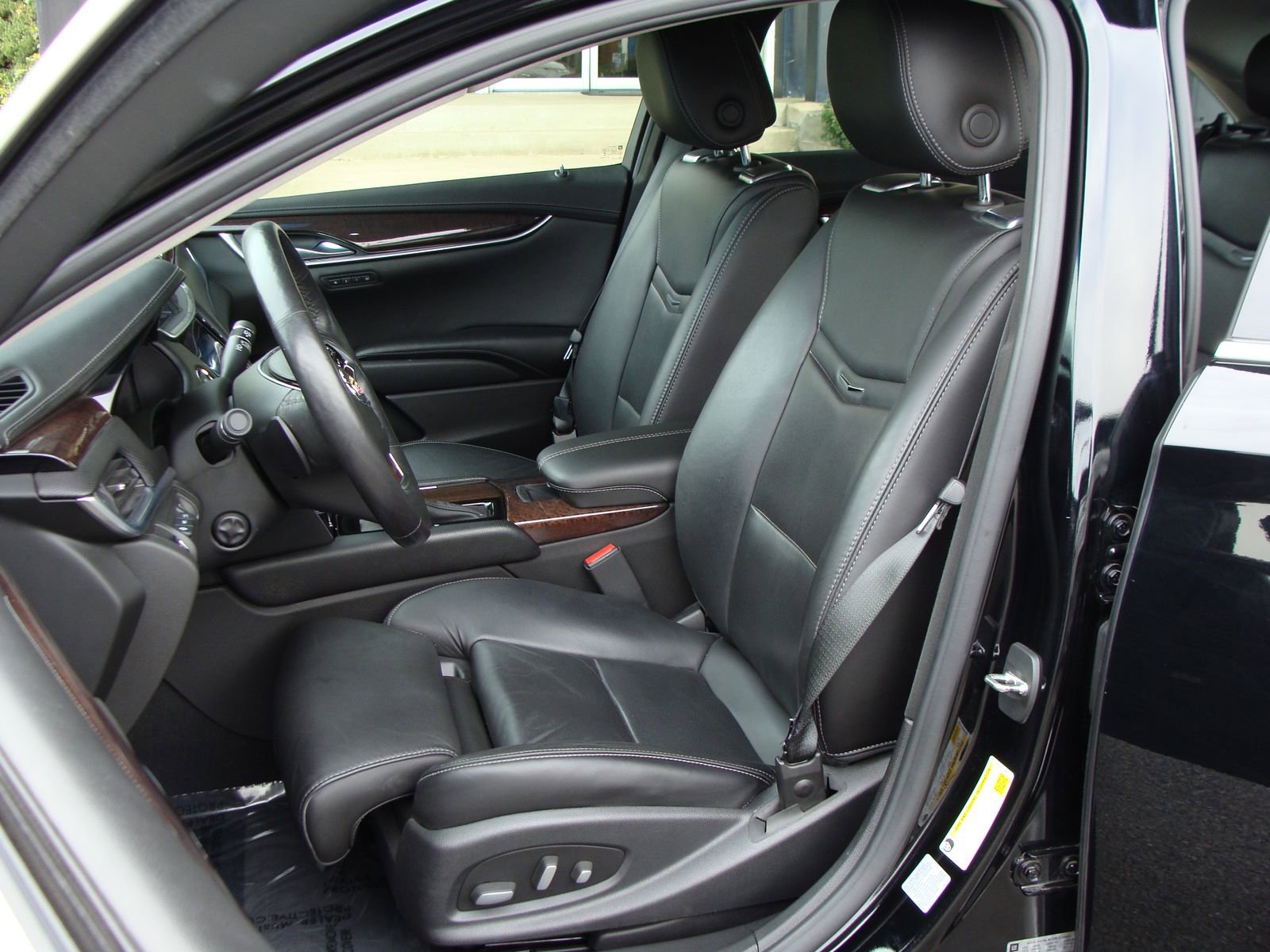 Used 2014 Cadillac XTS Premium image 7