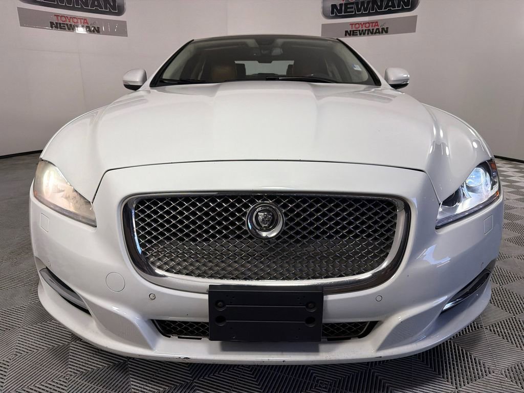 Used 2012 Jaguar XJ L image 10