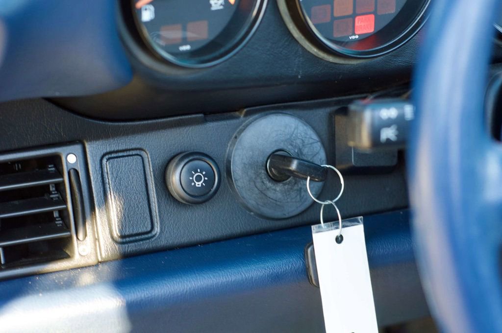 Used 1995 Porsche 911 Carrera image 35