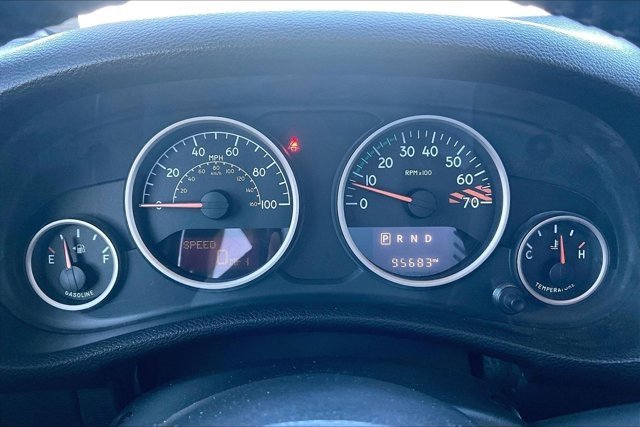 Used 2016 Jeep Wrangler Unlimited Sahara image 13