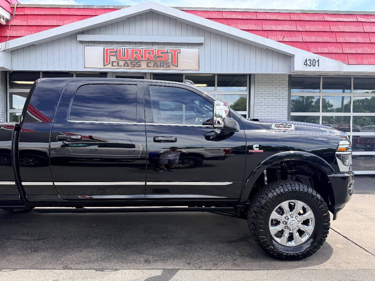 Used 2025 RAM 2500 Limited AWD/4WD image 13