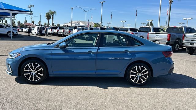 Used 2025 Volkswagen Jetta SE image 7