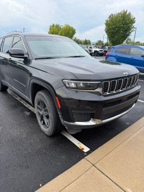 Used 2023 Jeep Grand Cherokee L Laredo w/ Luxury Tech Group I AWD/4WD image 20