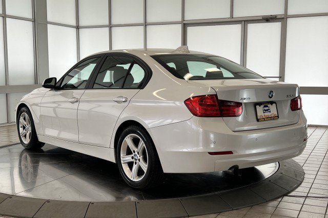 Used 2013 BMW 320i xDrive Sedan AWD/4WD image 5