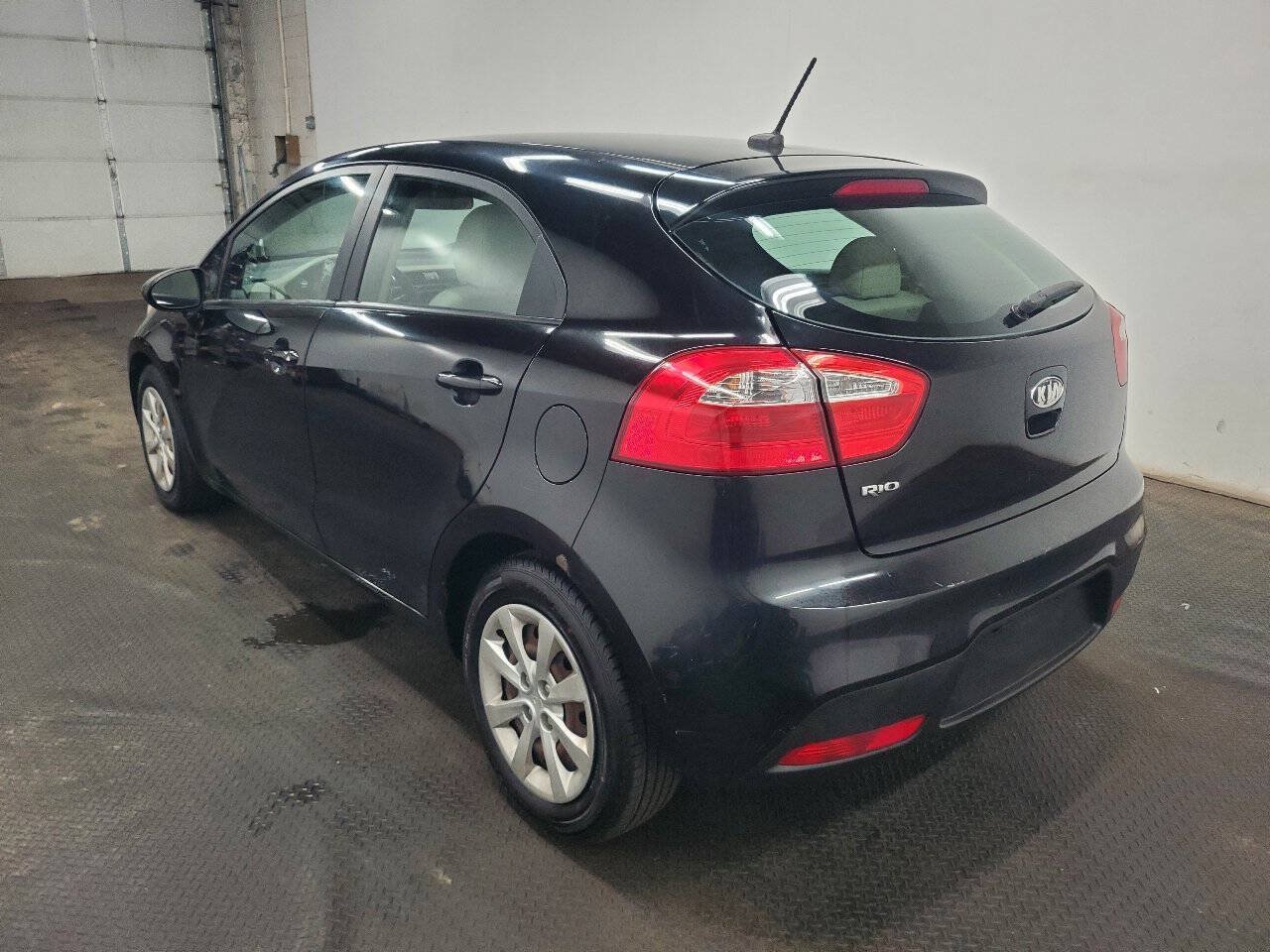 Used 2012 Kia Rio LX w/ PWR Pkg FWD image 5