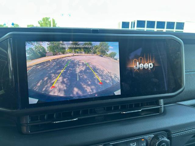 Used 2025 Jeep Wrangler Unlimited Rubicon 4xe w/ Convenience Group AWD/4WD image 20