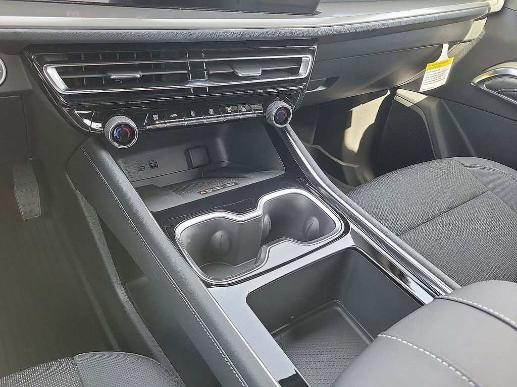 New 2026 Chevrolet Traverse LT w/ Driver Confidence Package FWD image 18