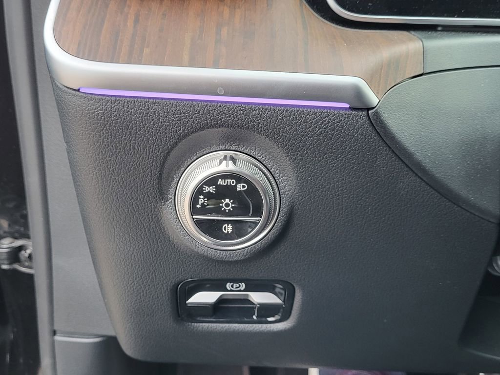 Certified 2025 Mercedes-Benz C 300 4MATIC Sedan image 21