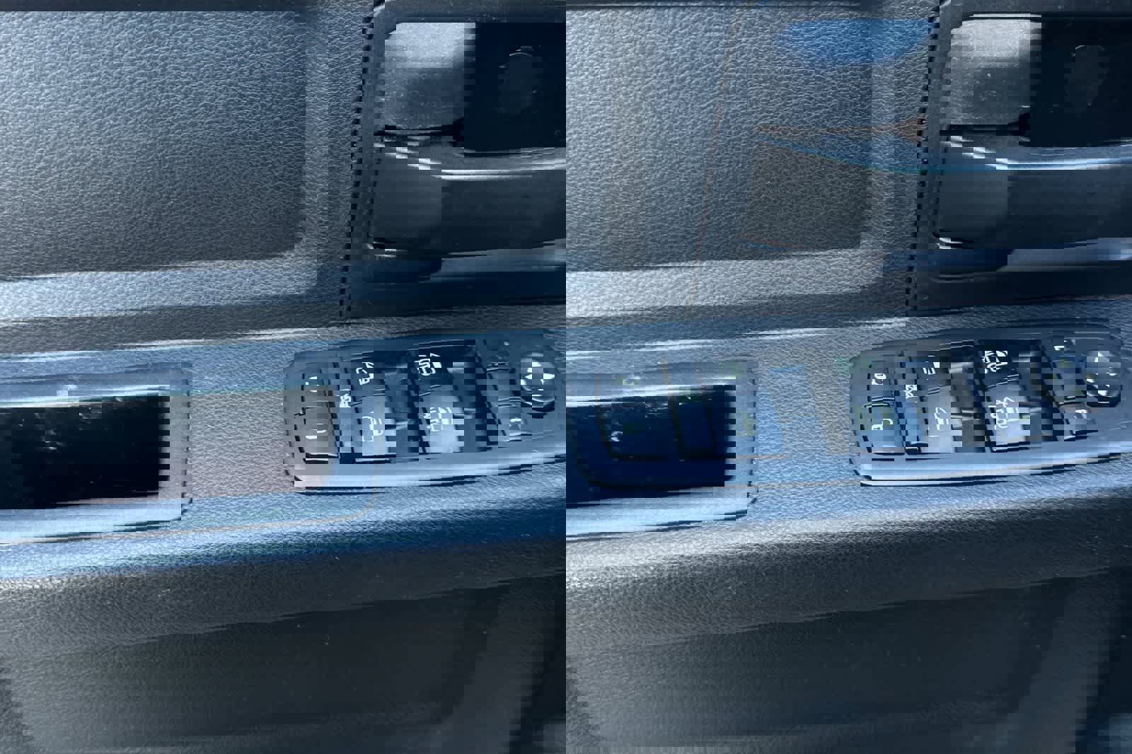 Used 2017 RAM 2500 Tradesman w/ Chrome Appearance Group image 13