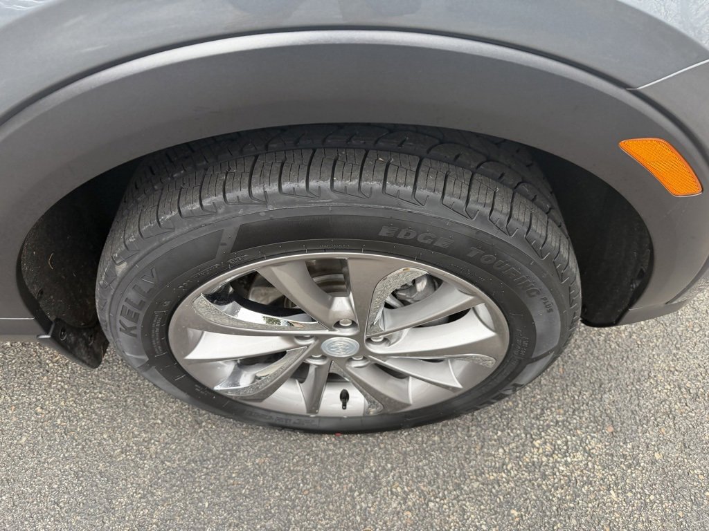 Used 2022 Buick Encore GX Essence w/ Experience Buick Package image 9