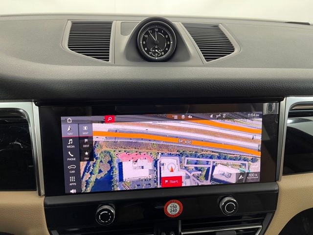 Used 2025 Porsche Macan image 40