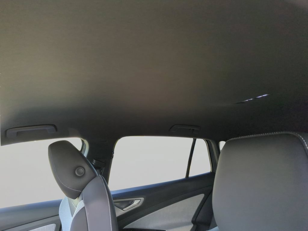 New 2026 Volkswagen ID.4 Pro RWD image 17