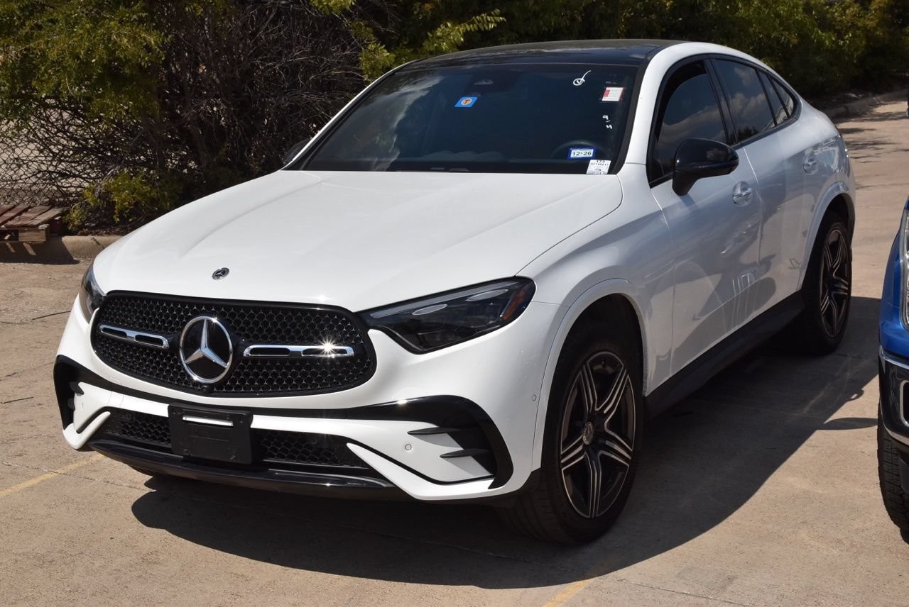 Used 2024 Mercedes-Benz GLC 300 4MATIC image 2