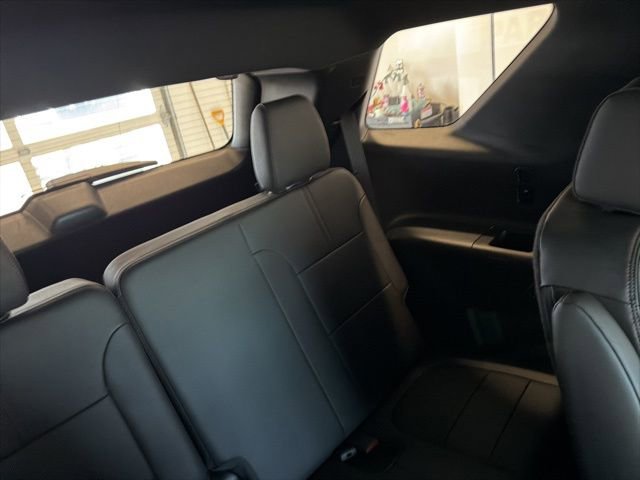 Used 2024 Chevrolet Traverse RS image 36