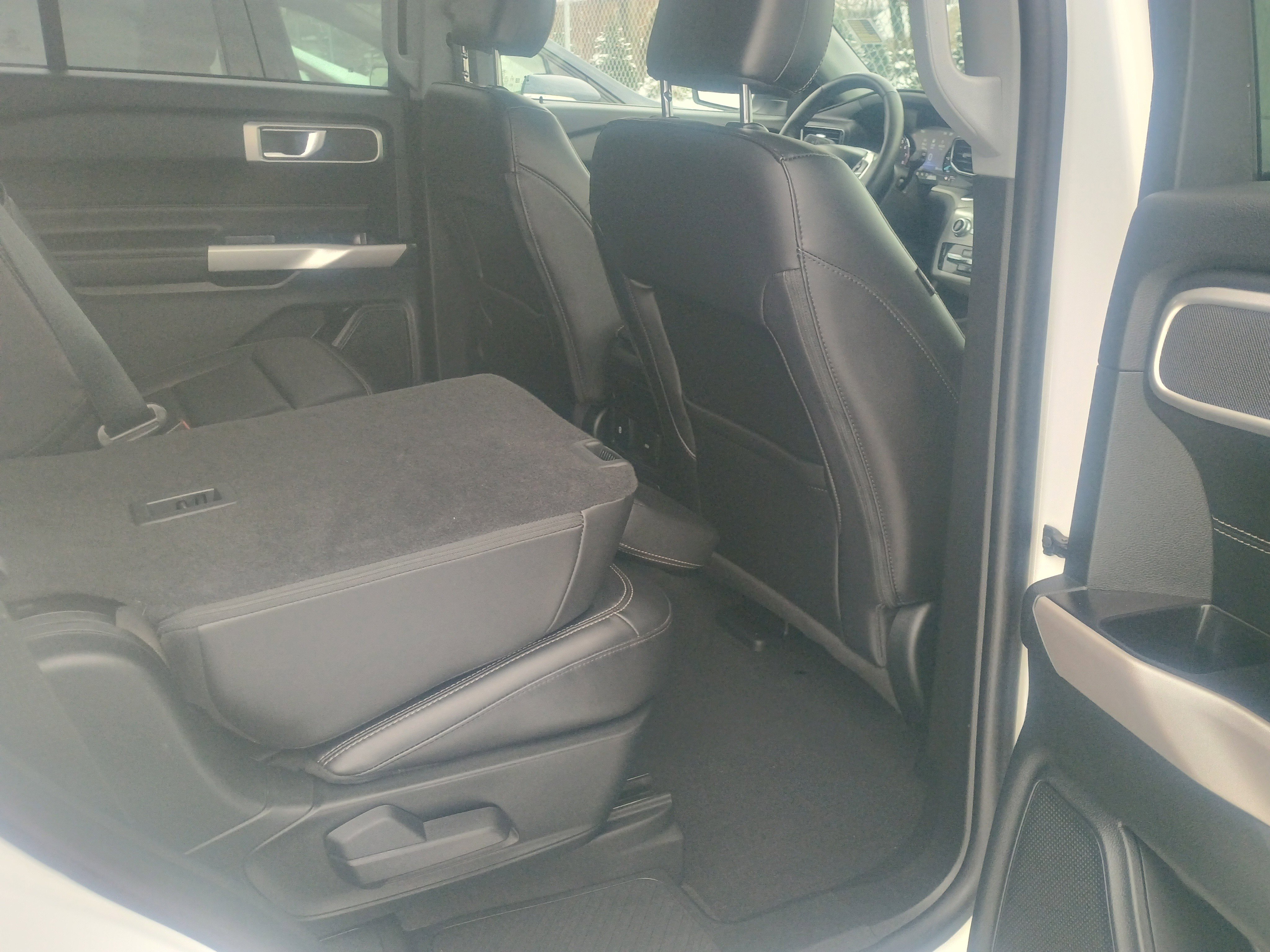 Certified 2023 Ford Explorer XLT w/ Equipment Group 202A image 14