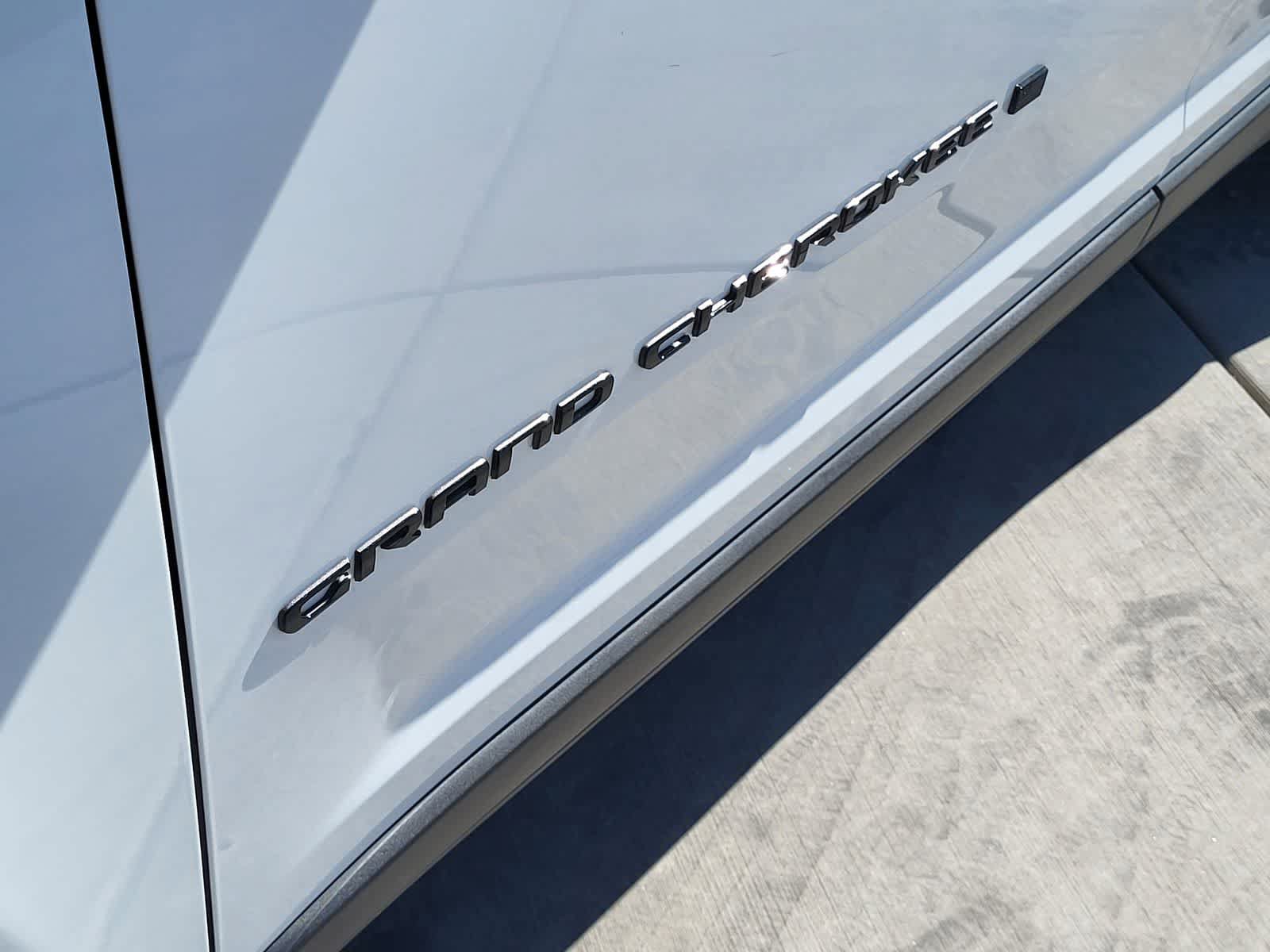 New 2026 Jeep Grand Cherokee L Limited AWD/4WD image 6