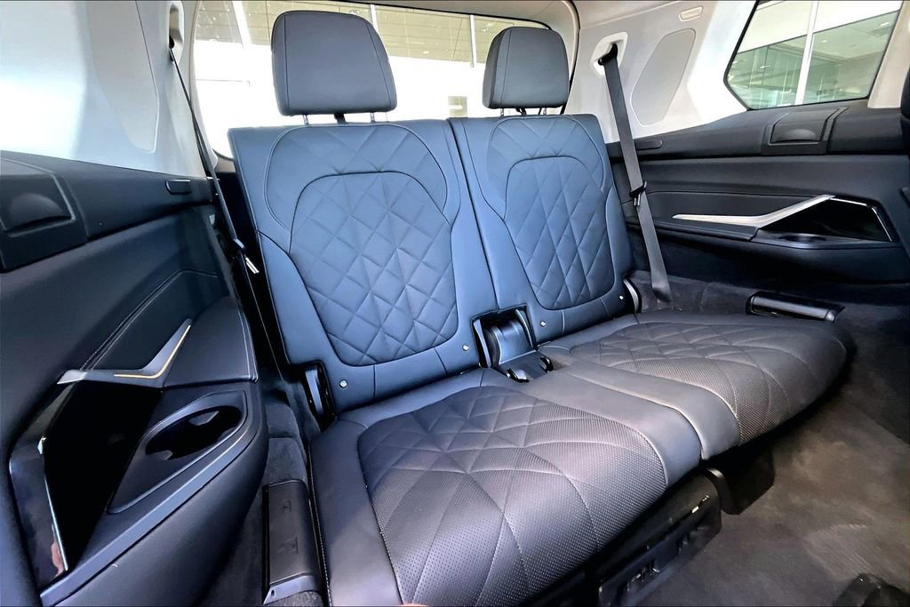 Used 2024 BMW X7 xDrive40i image 37