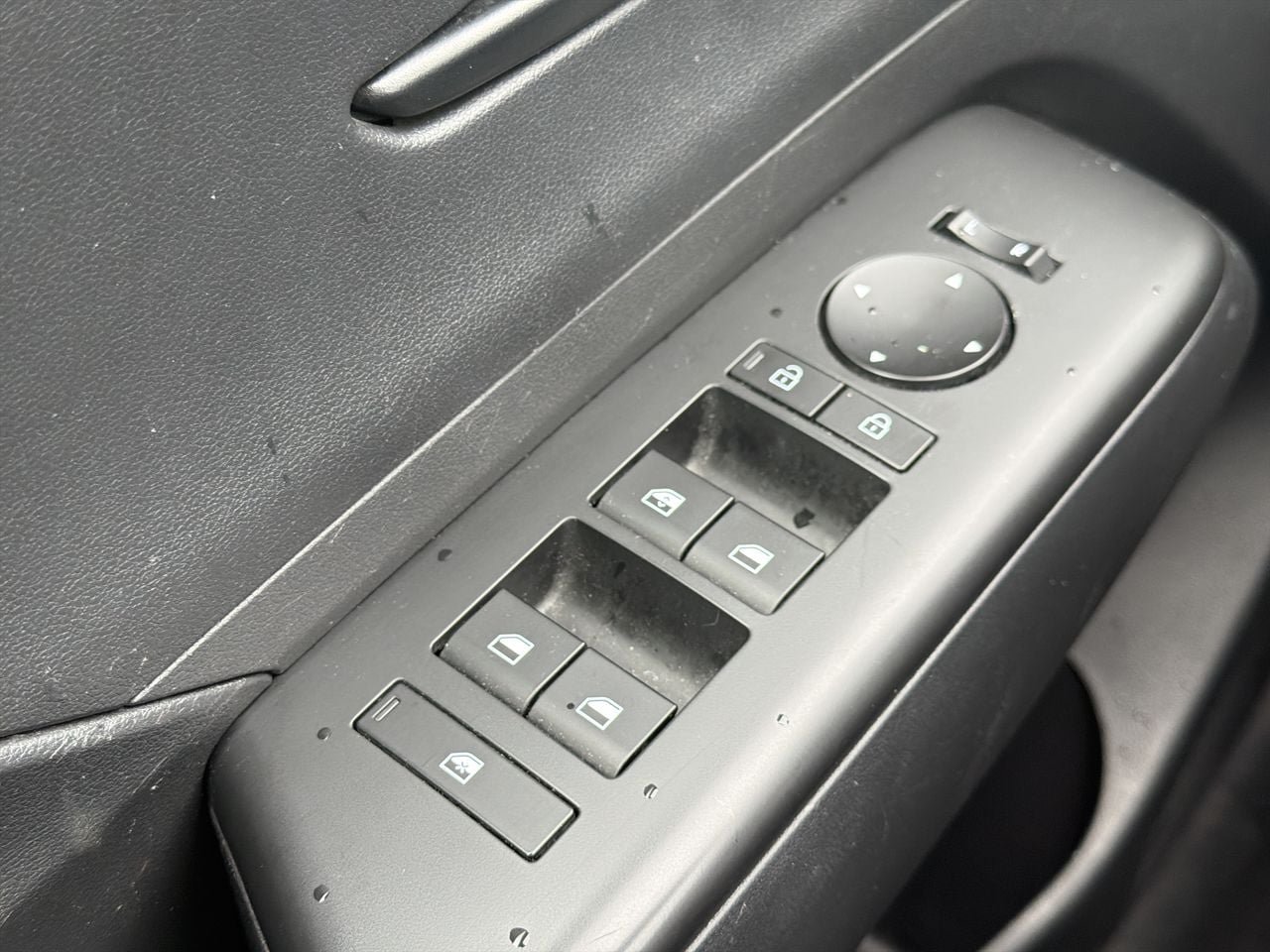 Certified 2025 Hyundai Kona SEL AWD/4WD image 11