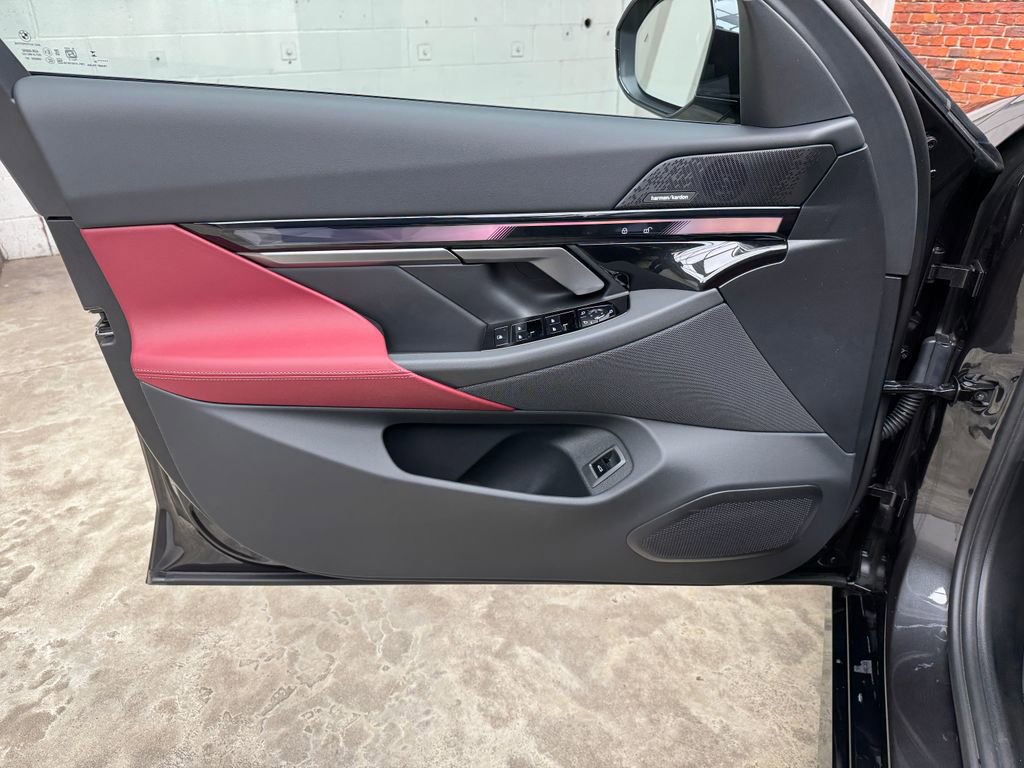 New 2026 BMW i5 eDrive40 w/ M Sport Package image 10