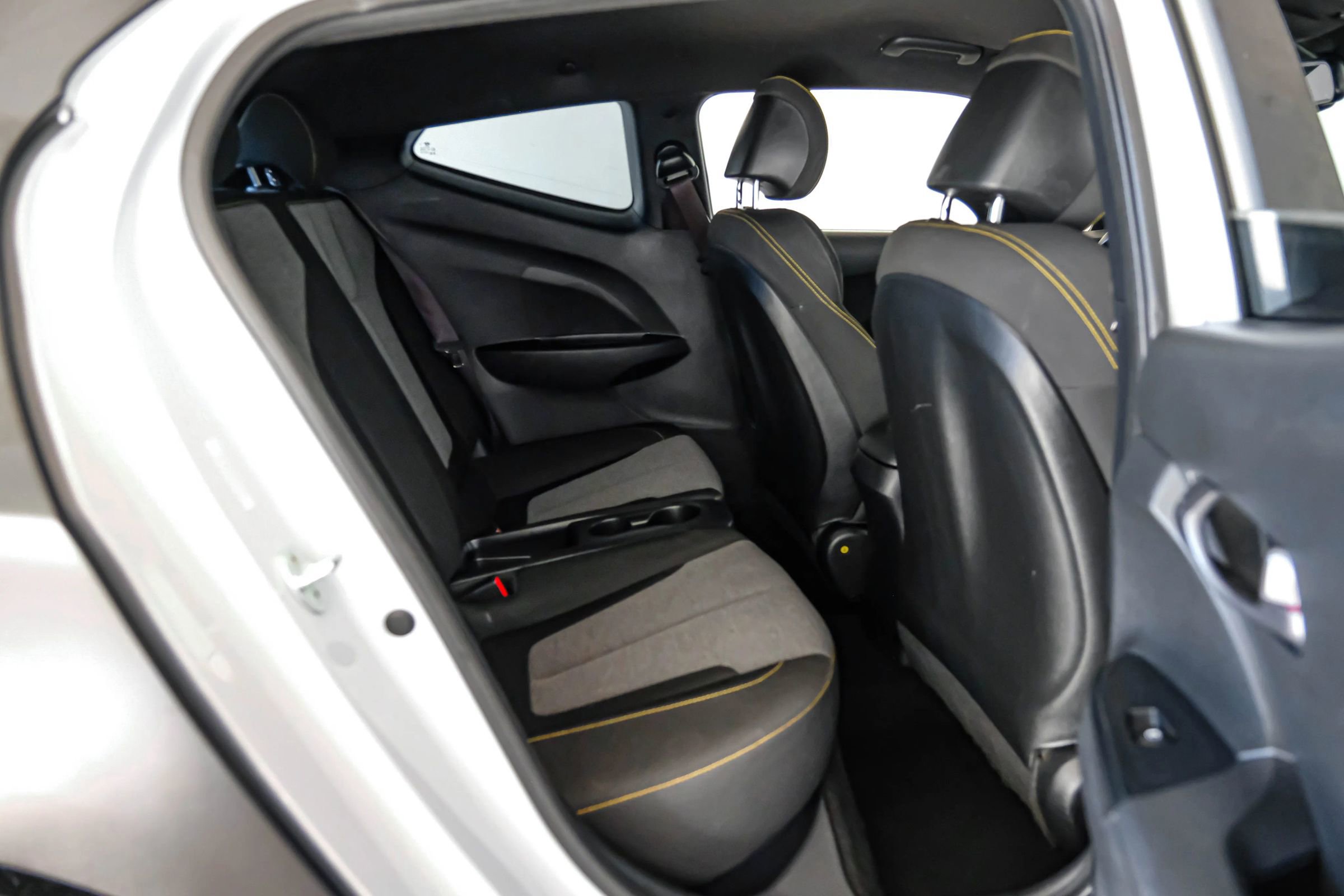 Used 2019 Hyundai Veloster Turbo R-Spec image 34