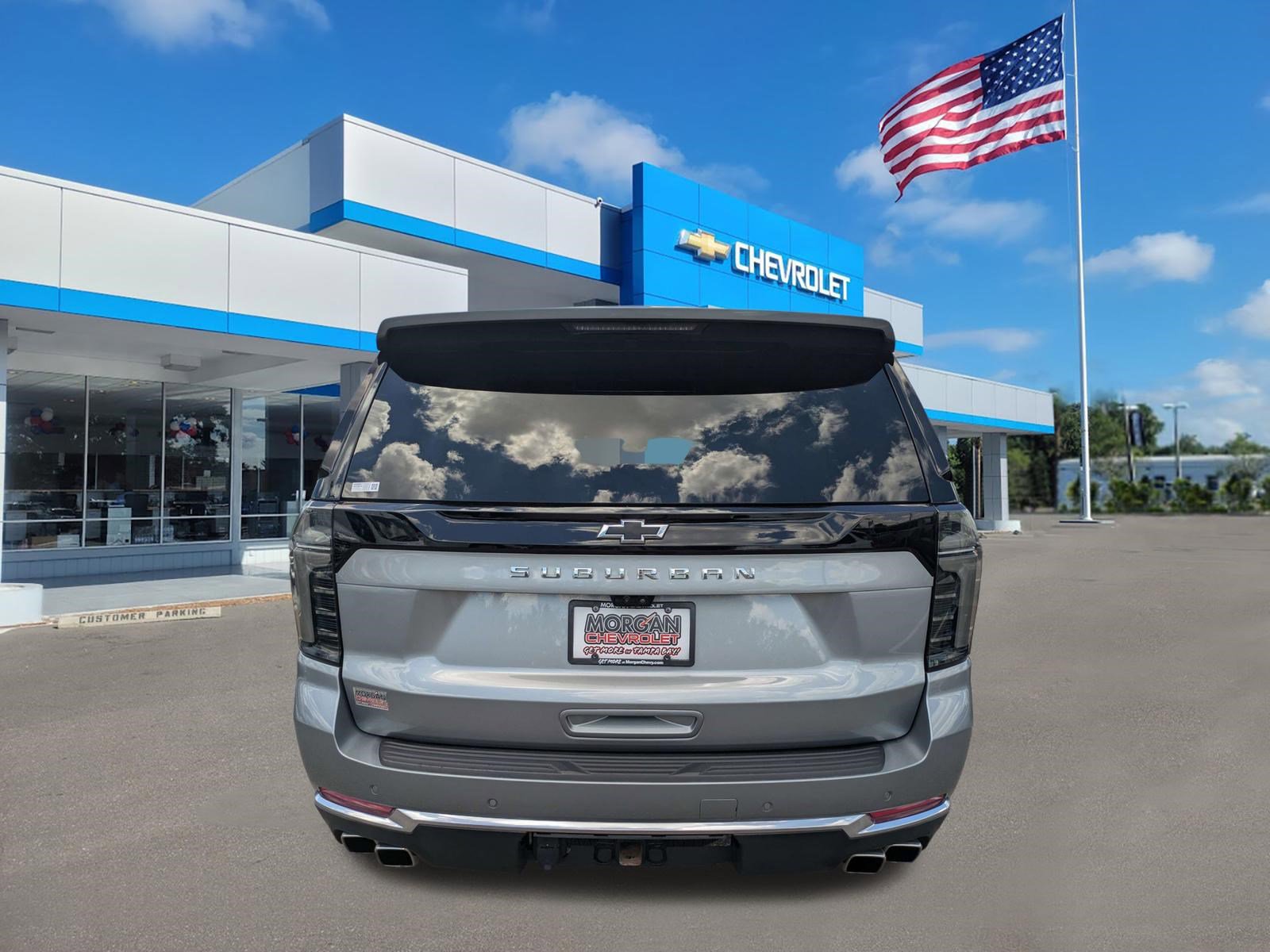 Used 2025 Chevrolet Suburban High Country AWD/4WD image 4