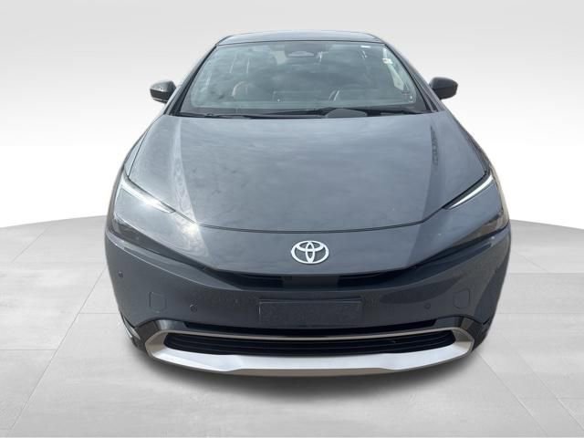 Used 2025 Toyota Prius Plug-In Hybrid w/ Limited Premium Package image 8