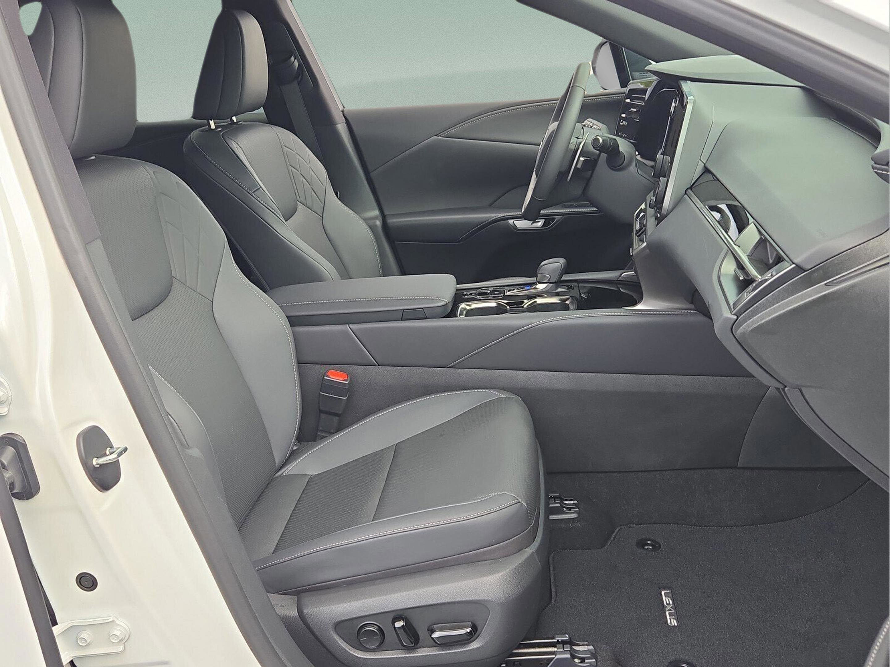 Certified 2025 Lexus RX 350 FWD image 13